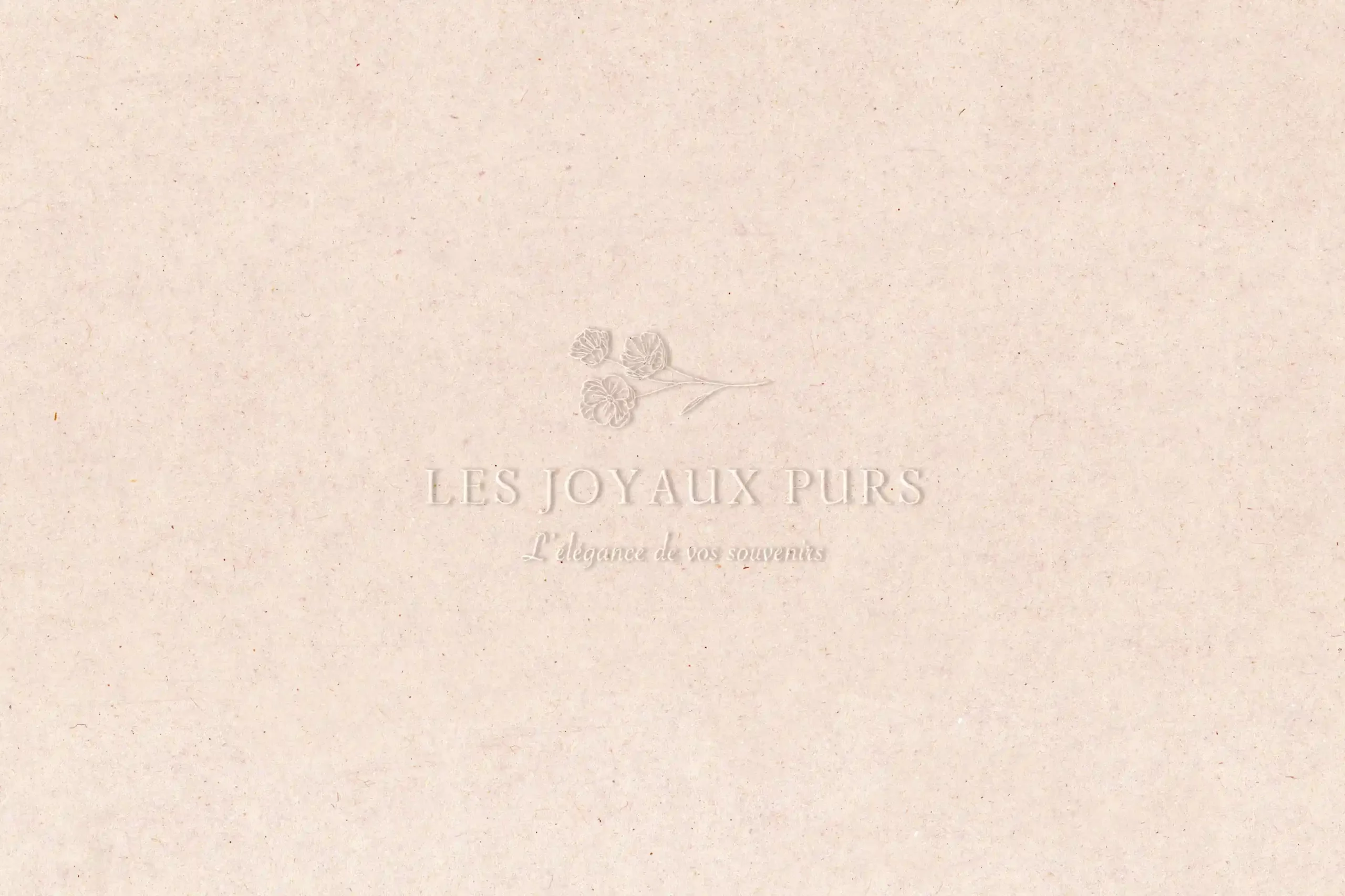Hadjar Zobairi, fondatrice des Joyaux Purs, a confié à l’Agence Innova la refonte de son identité pour refléter un positionnement premium et un univers doux et élégant. Souhaitant une illustration de fleurs raffinée et fine, accompagnée d’une typographie romantique, la cliente a exprimé son désir d’allier élégance intemporelle et délicatesse. L’Agence Innova a conçu un branding élégant, incluant une analyse concurrentielle et un plan de communication, parfaitement aligné sur les valeurs de la marque et destiné à séduire une clientèle internationale.